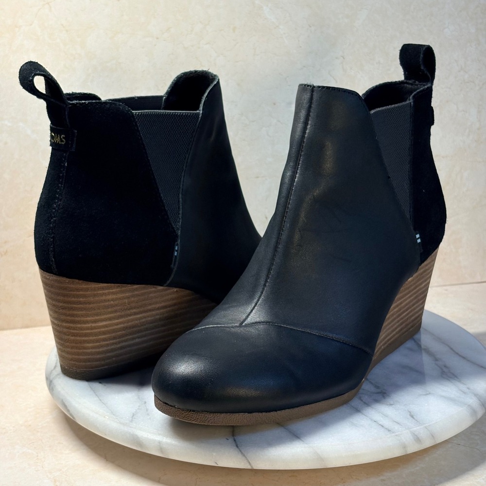 TOMS Kala Black Leather Suede Wedge Ankle Boots Womens 10 Urban Chic Fashion